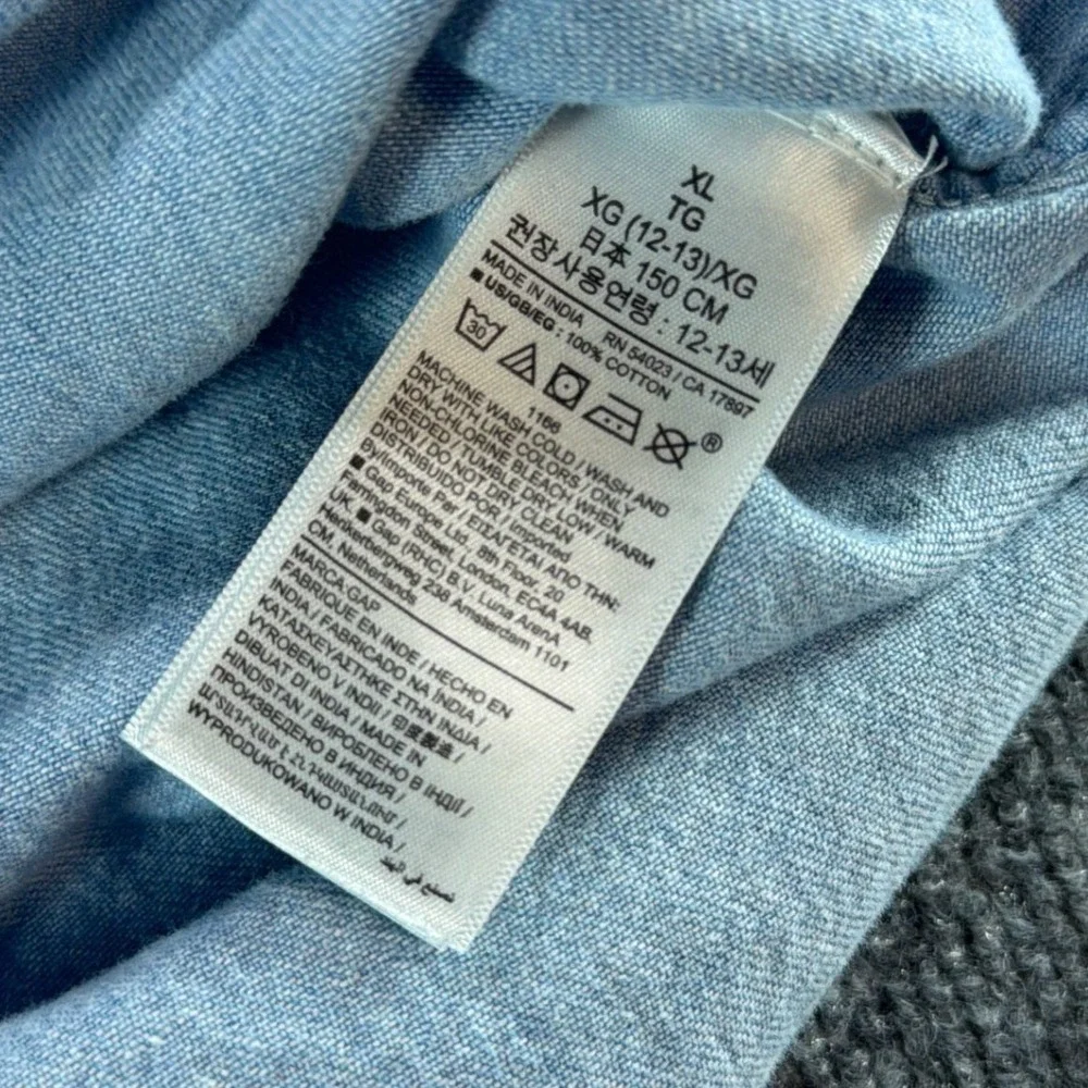 Gap Kids Denim Button Down Shirt Light Wash Blue Long Sleeve Size XL 12 Cotton